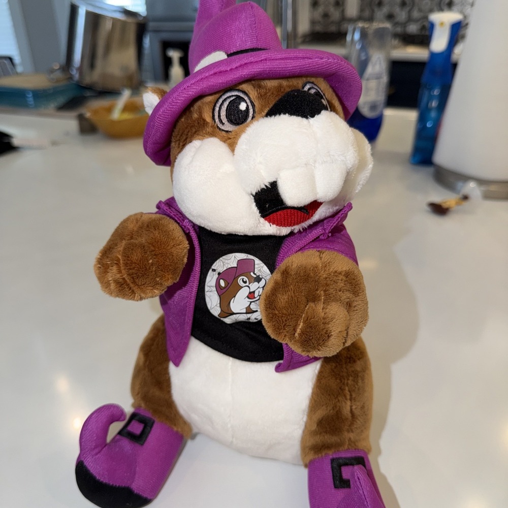 Buc-ee's Halloween 2025 Purple Witch Wizard Bucees Beaver 11" Plush